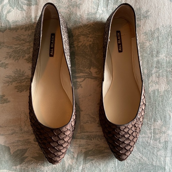 All Black Brand Embossed Leather and Glitt… - Picture 7 of 12